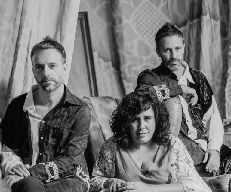 TRANQUILA. CELESTE CANTA CHAVELA